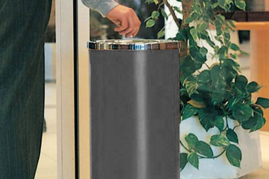 Contenedor para reciclaje para cocinas y vestuarios.